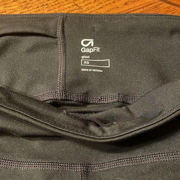 Gap capri workout legging with mesh - Picture 4 of 6